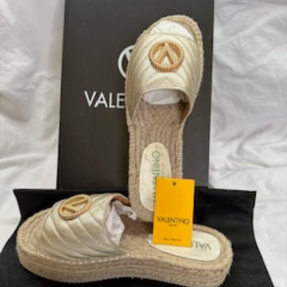 Valentino Size 8 Espadrilles in Gold/Neutral color - Picture 3 of 4